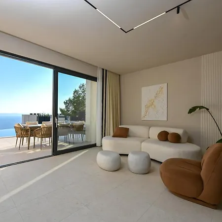 Villa Rosemary East - Heated Infinity Swimming Pool - Jacuzzi - Kids Playroom - Sea View