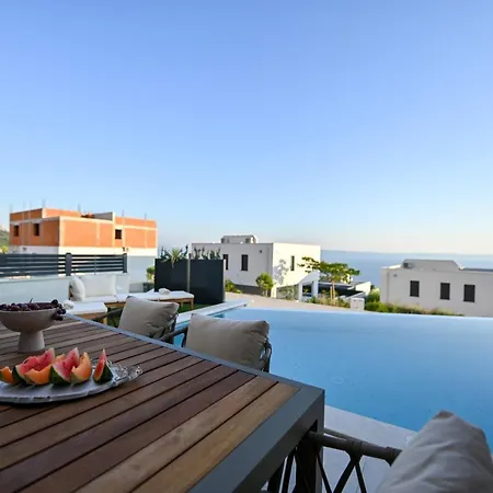 Villa Rosemary East - Heated Infinity Swimming Pool - Jacuzzi - Kids Playroom - Sea View *