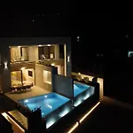 Rosemary East - Heated Infinity Swimming Pool - Jacuzzi - Kids Playroom - Sea View *