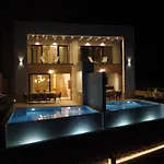Villa Rosemary East - Heated Infinity Swimming Pool - Jacuzzi - Kids Playroom - Sea View *