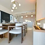 Rosemary East - Heated Infinity Swimming Pool - Jacuzzi - Kids Playroom - Sea View