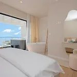 Rosemary East - Heated Infinity Swimming Pool - Jacuzzi - Kids Playroom - Sea View *