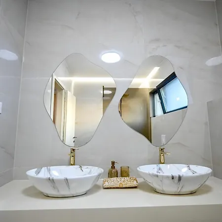 Rosemary East - Heated Infinity Swimming Pool - Jacuzzi - Kids Playroom - Sea View 빌라