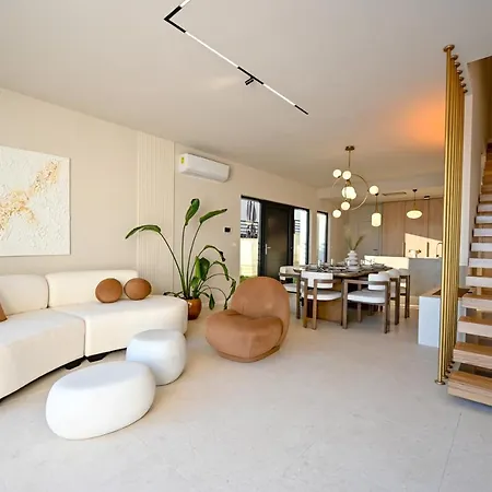 빌라 Rosemary East - Heated Infinity Swimming Pool - Jacuzzi - Kids Playroom - Sea View 마카르스카