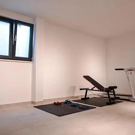 Rosemary East - Heated Infinity Swimming Pool - Jacuzzi - Kids Playroom - Sea View 빌라 *