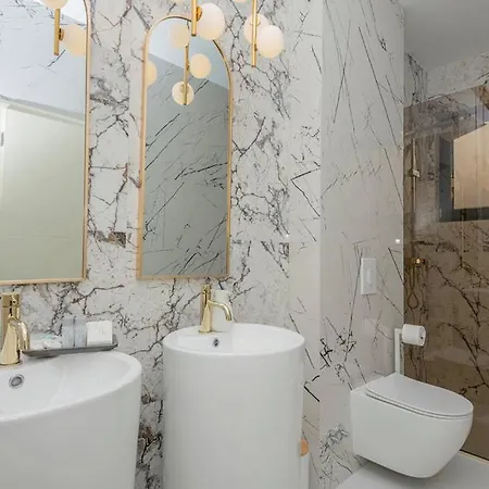 Rosemary East - Heated Infinity Swimming Pool - Jacuzzi - Kids Playroom - Sea View 빌라