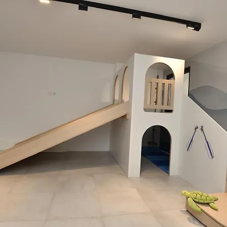 Rosemary East - Heated Infinity Swimming Pool - Jacuzzi - Kids Playroom - Sea View Villa Makarska