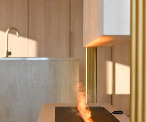 Rosemary East - Heated Infinity Swimming Pool - Jacuzzi - Kids Playroom - Sea View