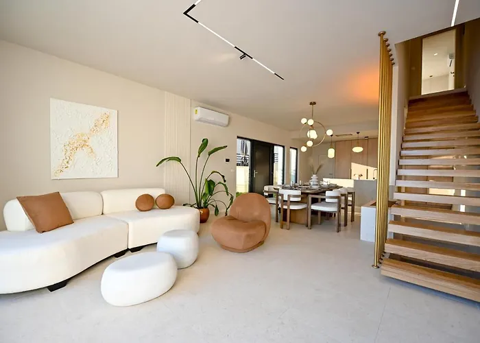 Вілла Rosemary East - Heated Infinity Swimming Pool - Jacuzzi - Kids Playroom - Sea View Макарська