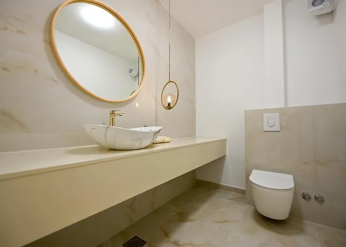 Rosemary East - Heated Infinity Swimming Pool - Jacuzzi - Kids Playroom - Sea View