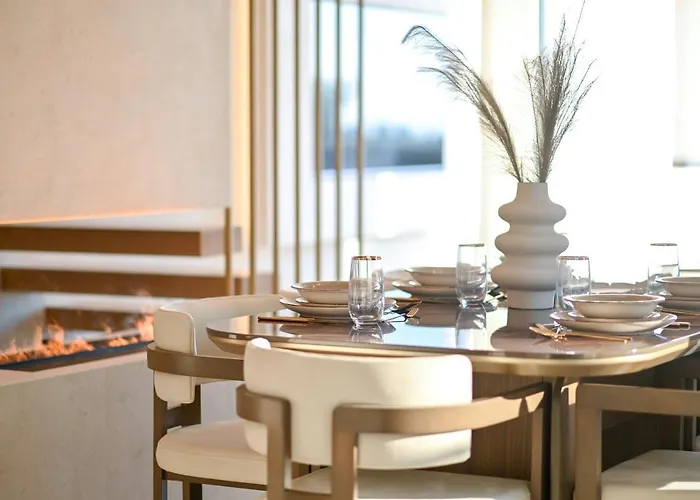 Вілла Rosemary East - Heated Infinity Swimming Pool - Jacuzzi - Kids Playroom - Sea View