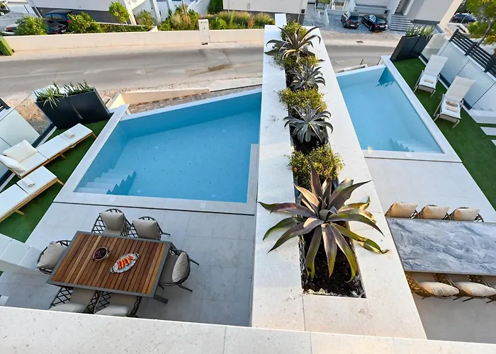וילה Rosemary East - Heated Infinity Swimming Pool - Jacuzzi - Kids Playroom - Sea View