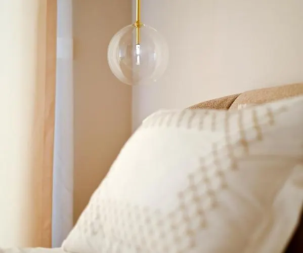 Rosemary East - Heated Infinity Swimming Pool - Jacuzzi - Kids Playroom - Sea View